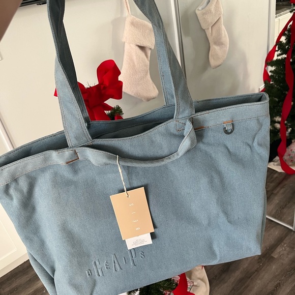 GAP X BEIS The Travel Tote - Picture 2 of 8